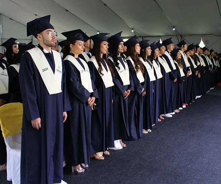 Estudiantes de UNIMINUTO Seccional Antioquia - Chocó en la ceremonia de grados en el Campus Bello.