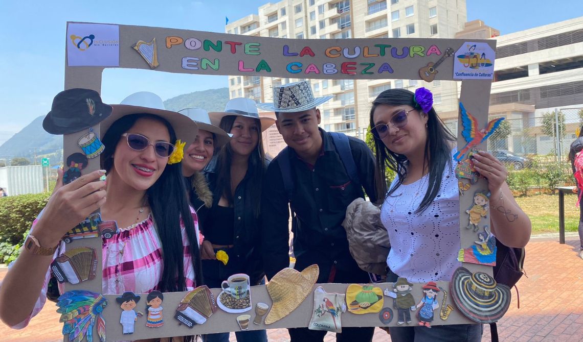 Confluencia de culturas, ponte la cultura en la cabeza  4