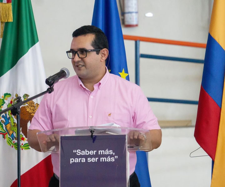 Docente Héctor Tarazona durante su proceso de movilidad a la Universidad del Valle de Atemajac Docente Héctor Tarazona durante su proceso de movilidad a la Universidad del Valle de Atemajac