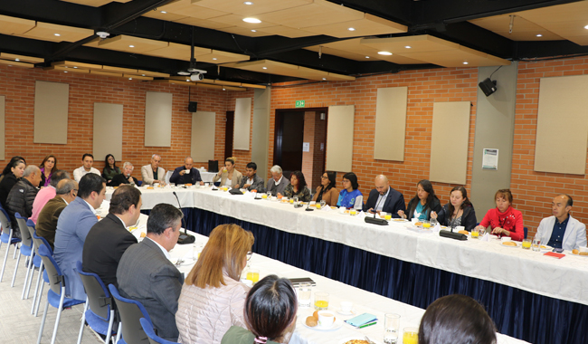 Empresarios en reunión Grupo Amén