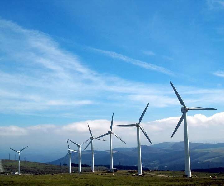 Energías renovables en Colombia: avances, retos y soluciones para un futuro sostenible