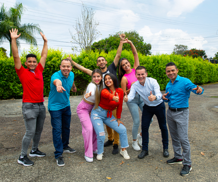 Grupo de personas felices Grupo de personas felices
