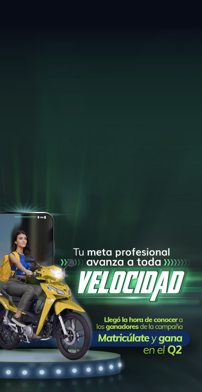 Mujer montando moto 
