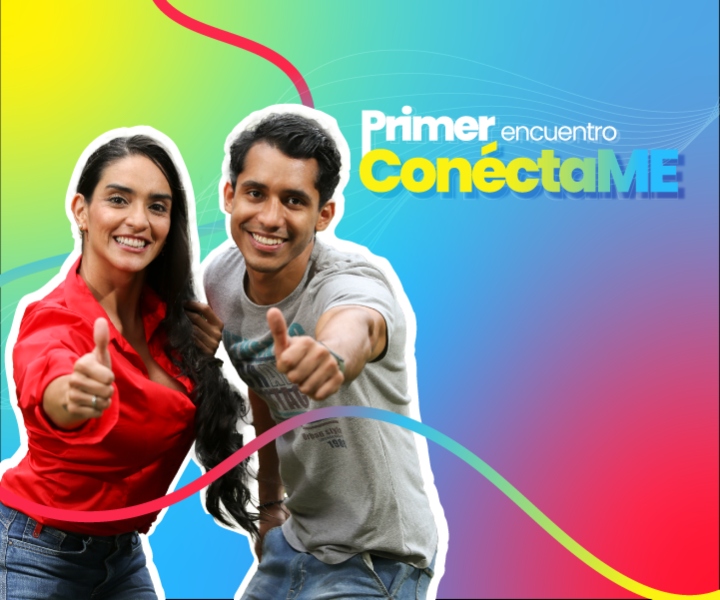 hombre y mujer haciendo gesto de aprobación hombre y mujer haciendo gesto de aprobación