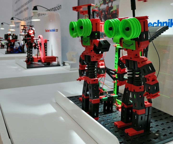 Foto de robot en Edutechnia