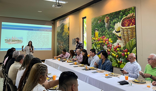 En el encuentro los empresarios e instituciones en Armenia recibieron información de UNIMINUTO