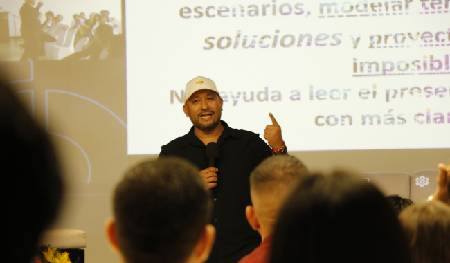 Humberto Rosales, director del Centro Universitario Girardot. 