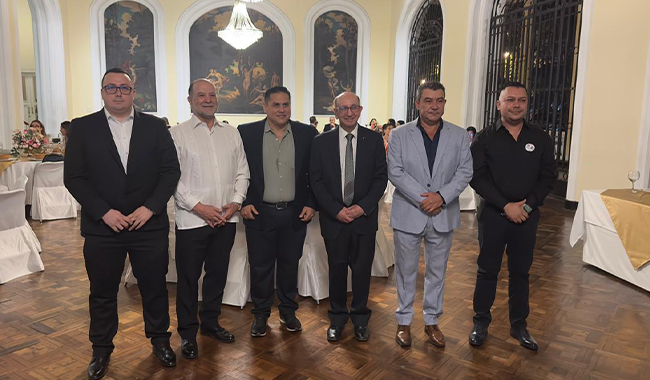 Autoridades departamentales y locales, empresarios, organizaciones sociales, voluntarios y colaboradores de El Minuto de Dios en Santander