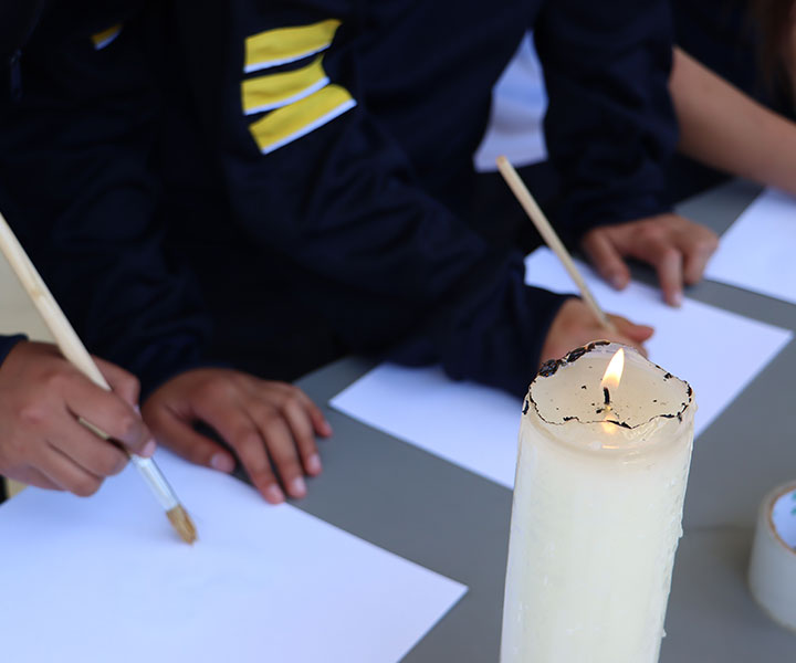 Estudiantes del colegio IED La Violeta en Sopó (Cundinamarca) realizan el experimento "Lo que no se ve, existe".
