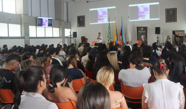 Participantes Conversatorio Día de la Mujer