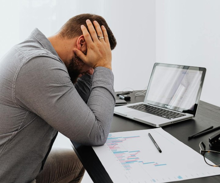 Hombre estresado