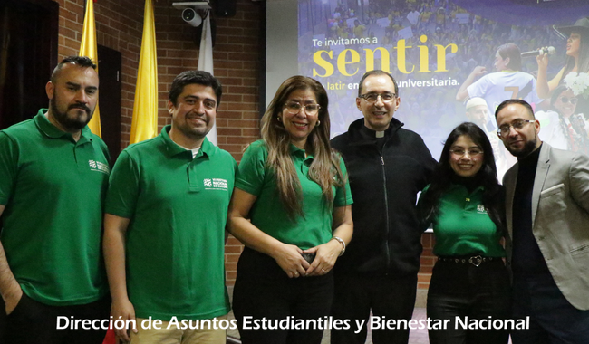 Equipo de la Dirección Nacional de Asuntos Estudiantiles y Bienestar durante el lanzamiento de LATIR