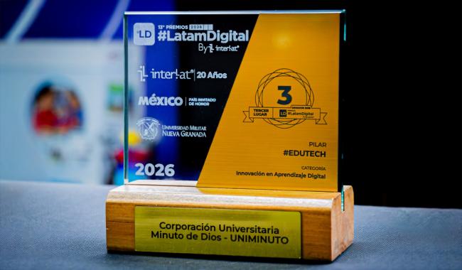 Foto del premio de tercer lugar: categoría Innovación en Aprendizaje Digital