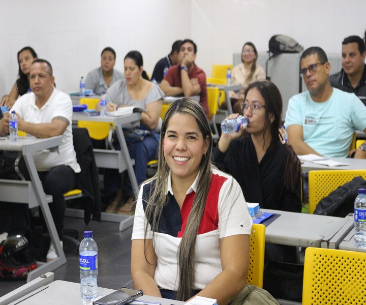 Estudiantes durante las inducciones en UNIMINUTO Caribe