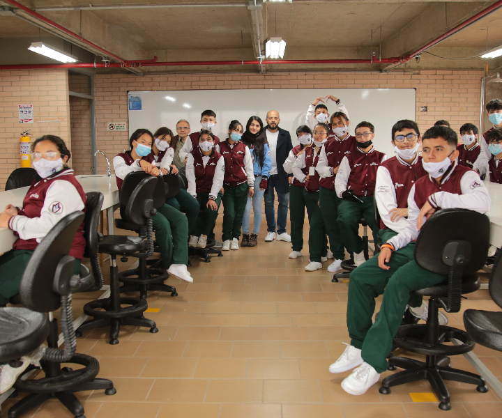 Estudiantes de colegios del municipio de Soacha visitan las instalaciones del campus  en UNIMINUTO Soacha