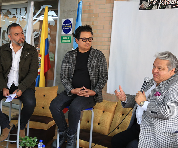 También se han tenido invitados especiales que participan de foros para toda la comunidad estudiantil.