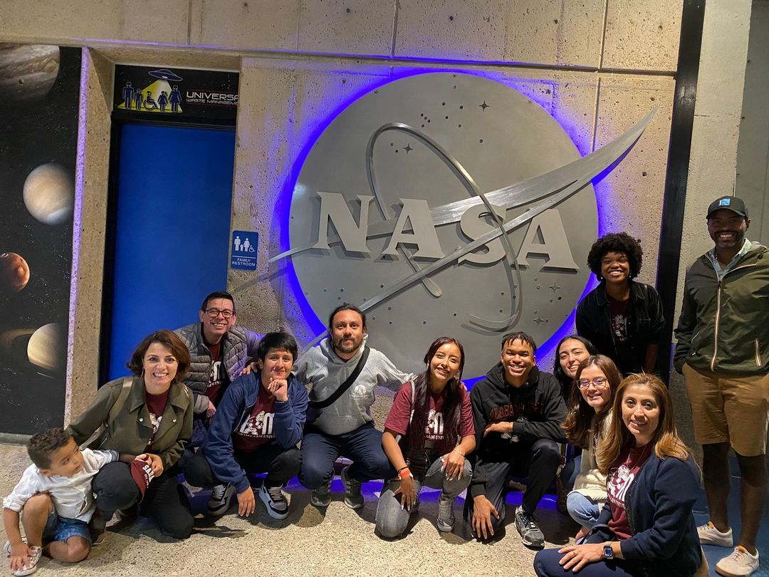 Estudiantes de UNIMINUTO y Alabama A&M University visitan el Space Camp de la Nasa donde hablaron sobre exploración espacial y robótica