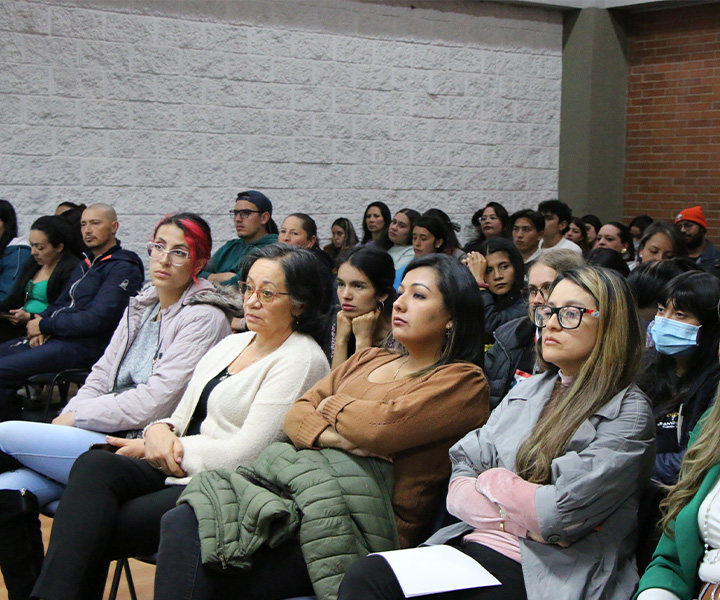 Estudiantes y profesores de TRSO conocen el proceso de expedición de tarjeta profesional y su valor en el ejercicio del mismo. 