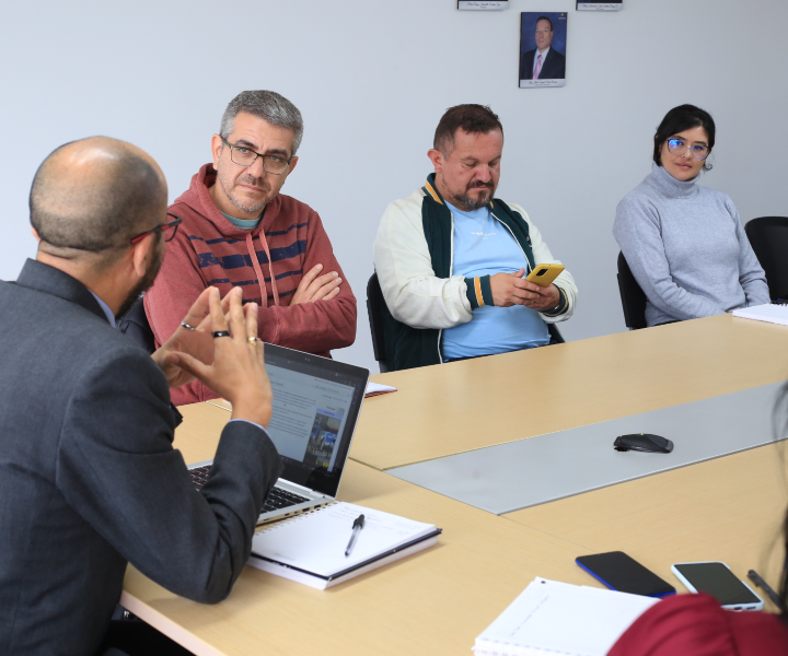 Reunión con Vicerrector Académico en el Centro Regional Madrid