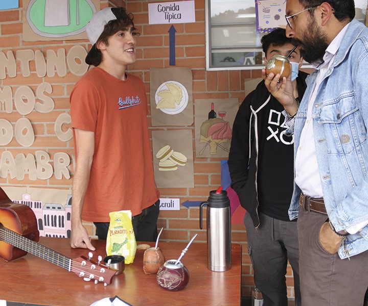 Presentación de comida típica. 