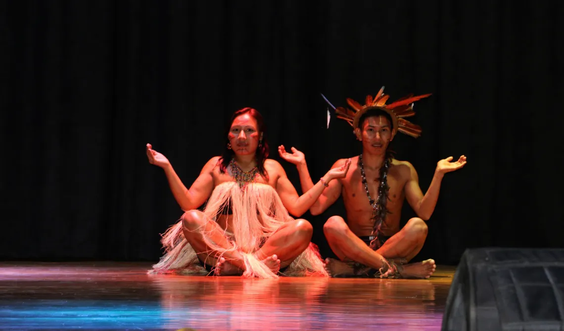 Pareja de baile indígena.