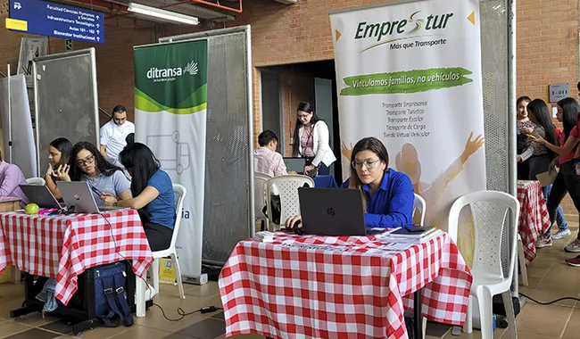 Encontrar empleo y crédito educativo en una sola feria 