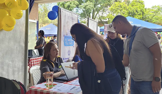 Encontrar empleo y crédito educativo en una sola feria 