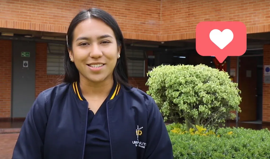 Estudiante de trabajo social hablando sobre la Beca Vamos Pa' Lante.