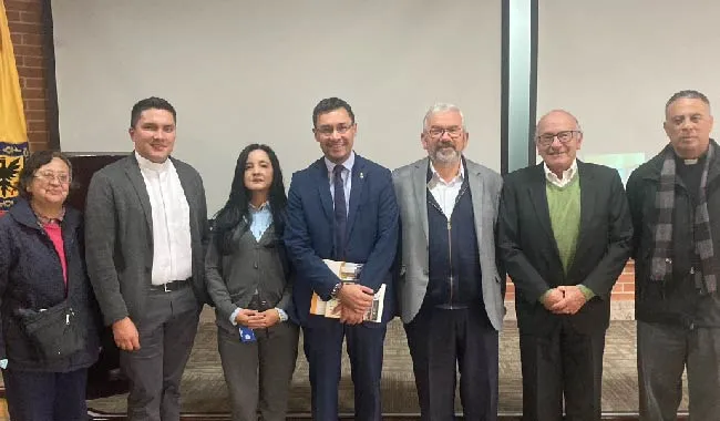 Invitado José Antonio Rosas, Equipo Centro Rafael García Herreros, Decano FEBIPE