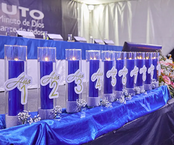 20 velas de cumpleaños de UNIMINUTO