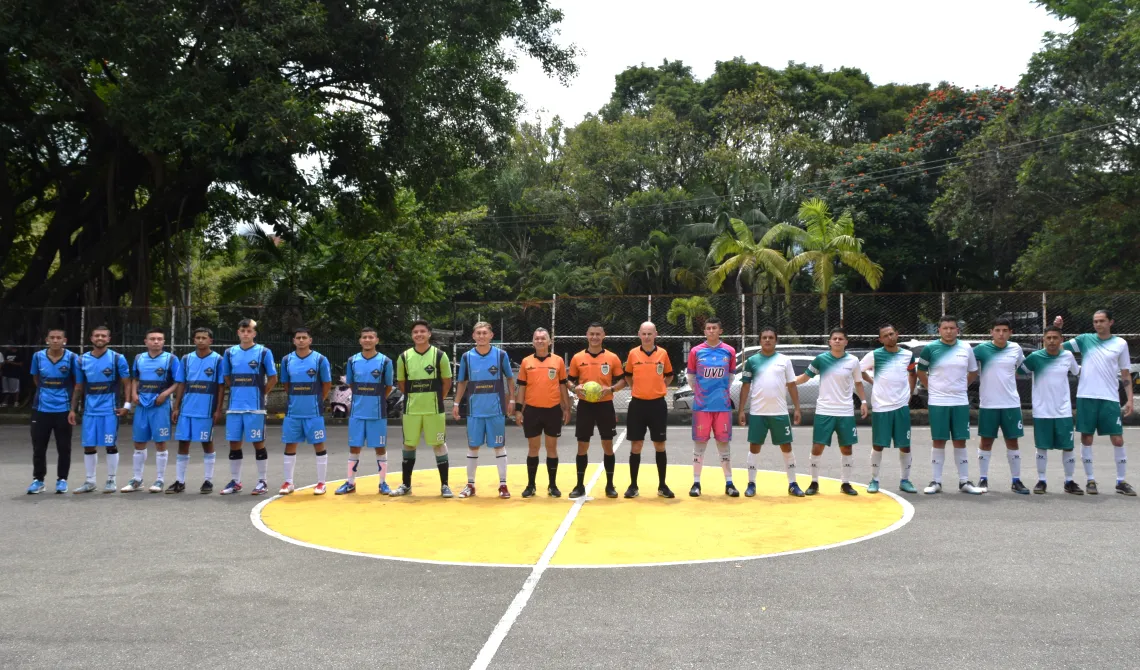 Equipos de fútbol sala masculino antes de competir