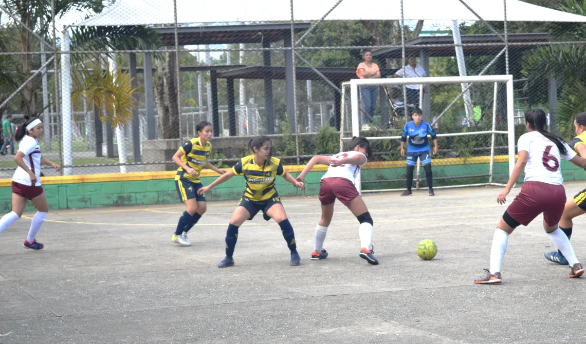 Competencia de fútbol sala femenino