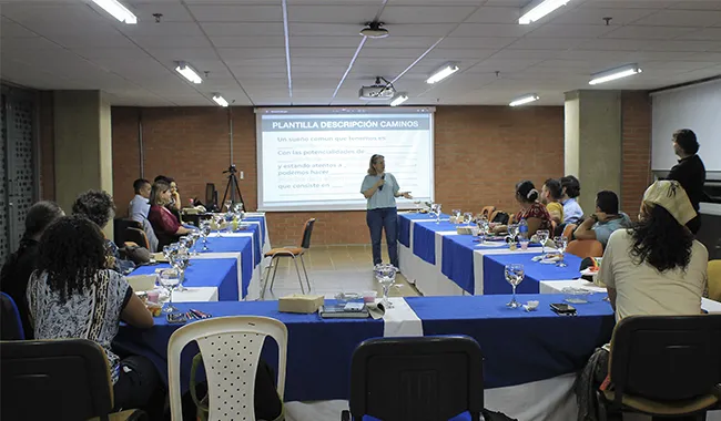 Reunión de la tejeduría