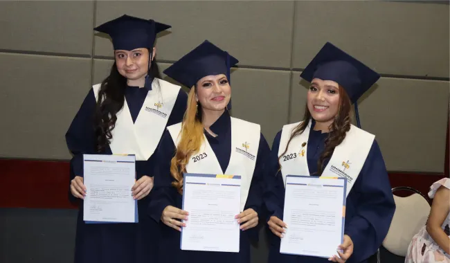 Estudiantes graduados UNIMINUTO