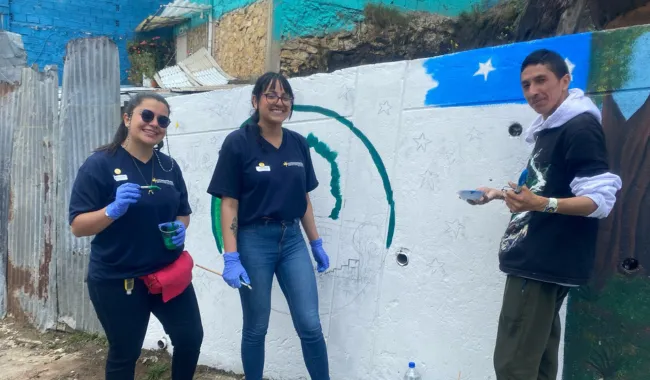 Voluntarios Experiencia Sirviendo desde la U en pintura 