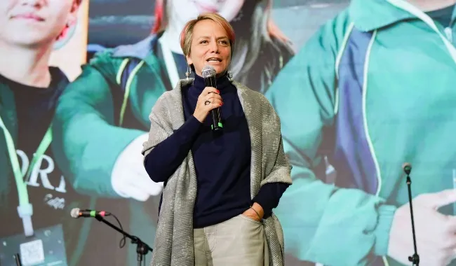 La secretaria de Educación de Bogotá, Isabel Segovia, alentó a los niños para que sean embajadores de la ciencia en sus colegios.