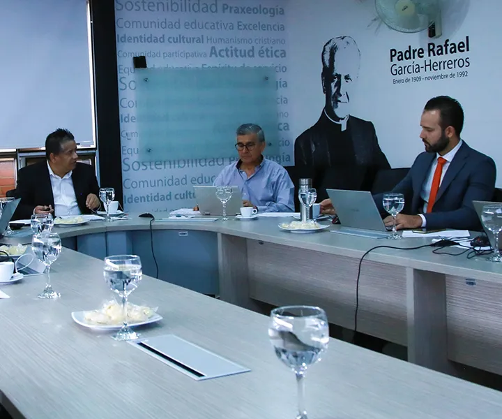 Reunión de directivos de UNIMINUTO con pares académicos del CNA
