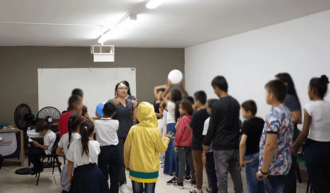 Estudiantes de psicología a través de juegos fortalecen el trabajo en equipo