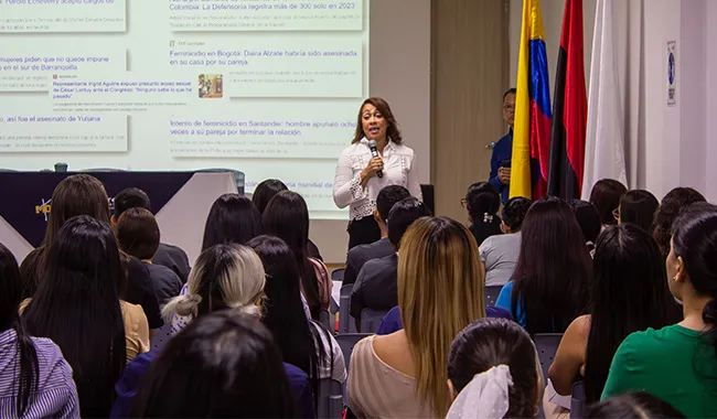 la Dra. Marelen Castillo dejó un mensaje contundente: la dignificación de la mujer es una responsabilidad colectiva