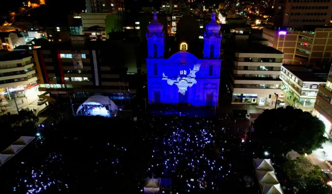 Catedral San Lorenzo con proyección de Boyacá