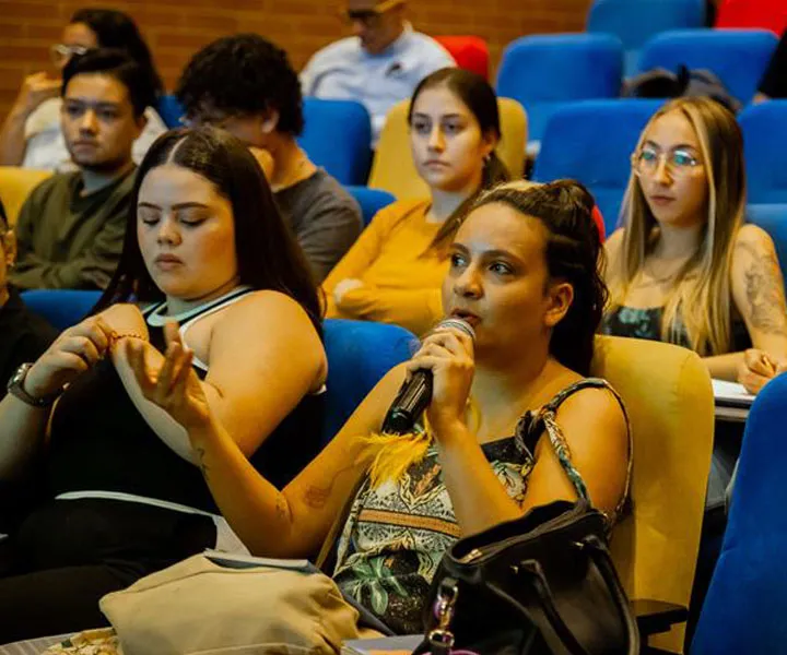 Asistentes al conversatorio: Narrar para transformar 