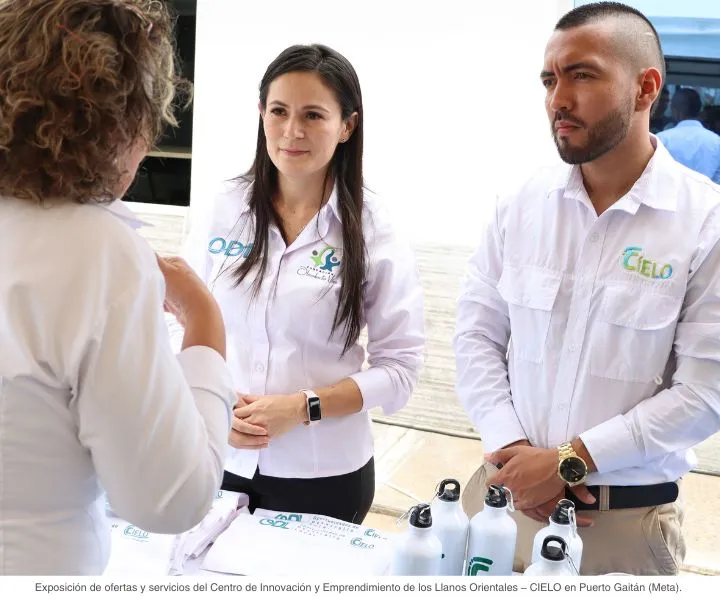 Exposición de ofertas y servicios del Centro de Innovación y Emprendimiento de los Llanos Orientales – CIELO en Puerto Gaitán (Meta). 