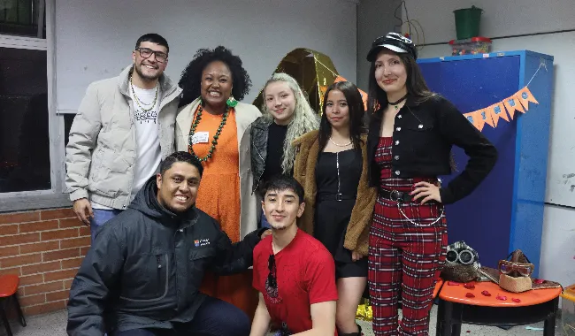 Estudiantes de LILEX con invitados especiales