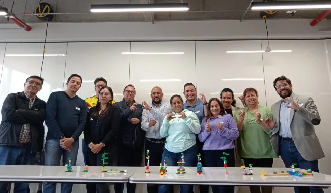 Grupo de profesores participantes de los talleres