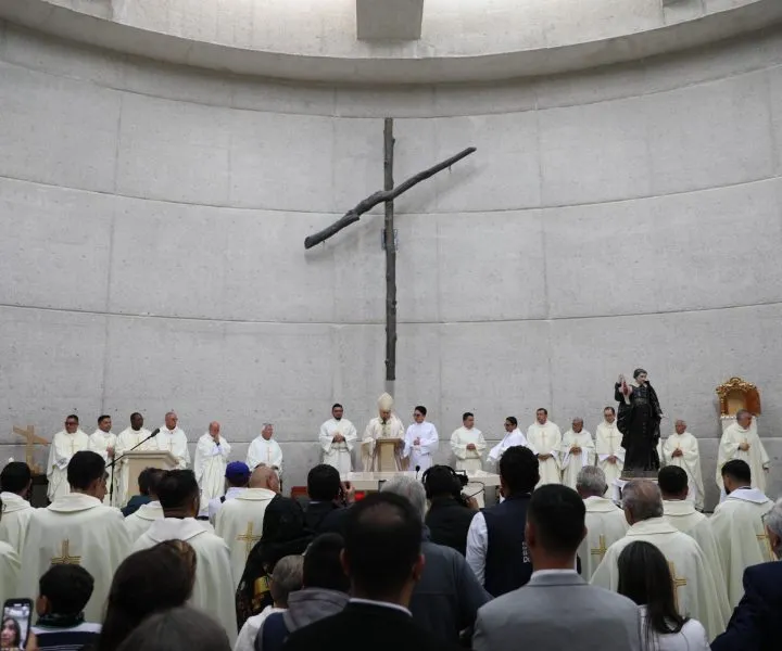 Foto de feligreses en eucaristía