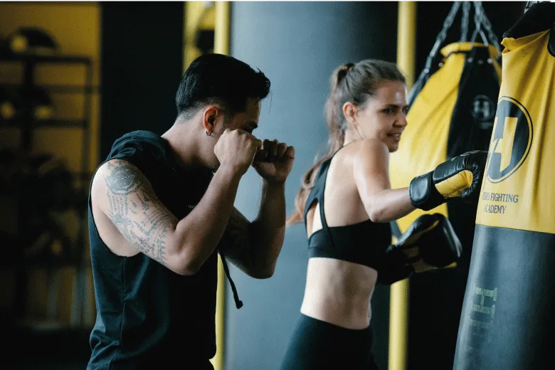 Personas en un gimnasio 