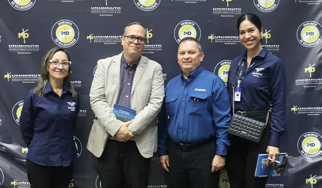Invitados de empresas aliadas, Ingeniero Emerson Durán, cofundador y director ejecutivo del Clúster Orinoco TIC Dr. Carlos Alberto Pabón Meneses, Rector de UNIMINUTO Oriente