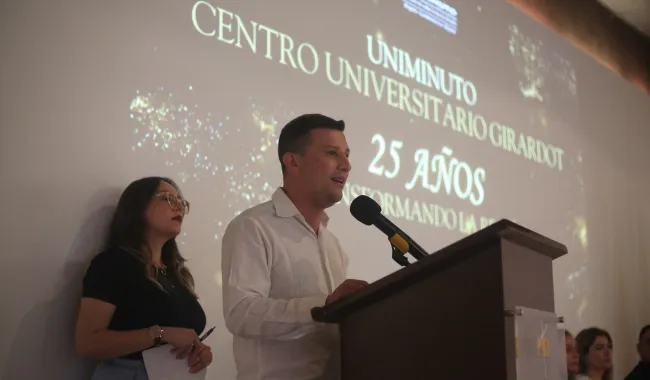 Dr. Víctor Londoño, vicerrector de Operaciones y Éxito Estudiantil de UNIMINUTO Cundinamarca – Boyacá