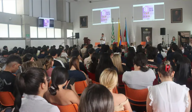 Participantes Conversatorio Día de la Mujer