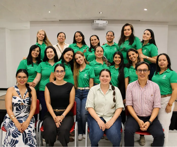 Equipo de UNIMINUTO y Secretaría de Educación de Neiva durante la socialización de resultados sobre convivencia escolar